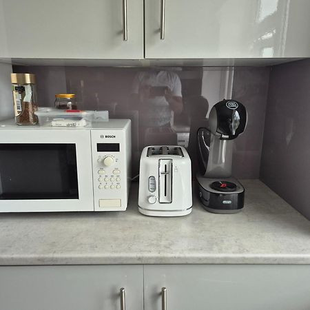 Lovely & Beautiful 2 Bed-Apartment In Borehamwood Ngoại thất bức ảnh
