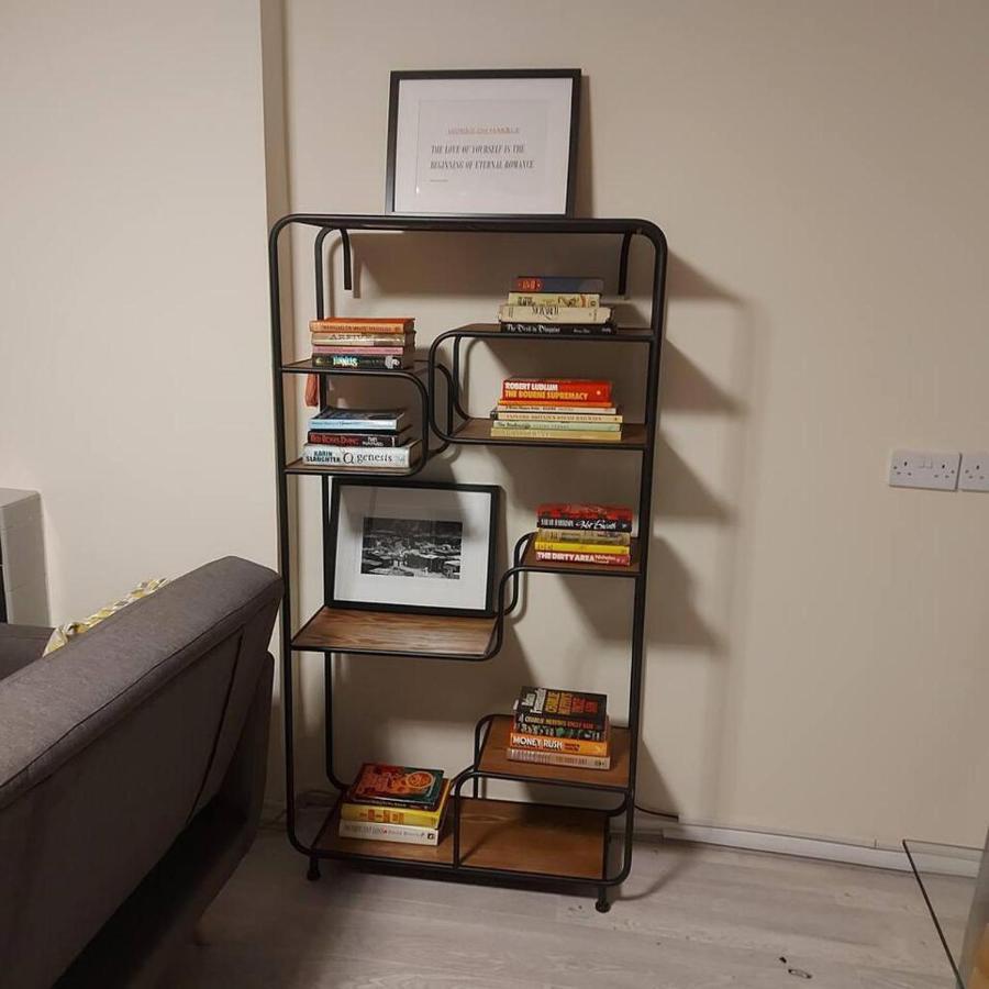 Lovely & Beautiful 2 Bed-Apartment In Borehamwood Ngoại thất bức ảnh