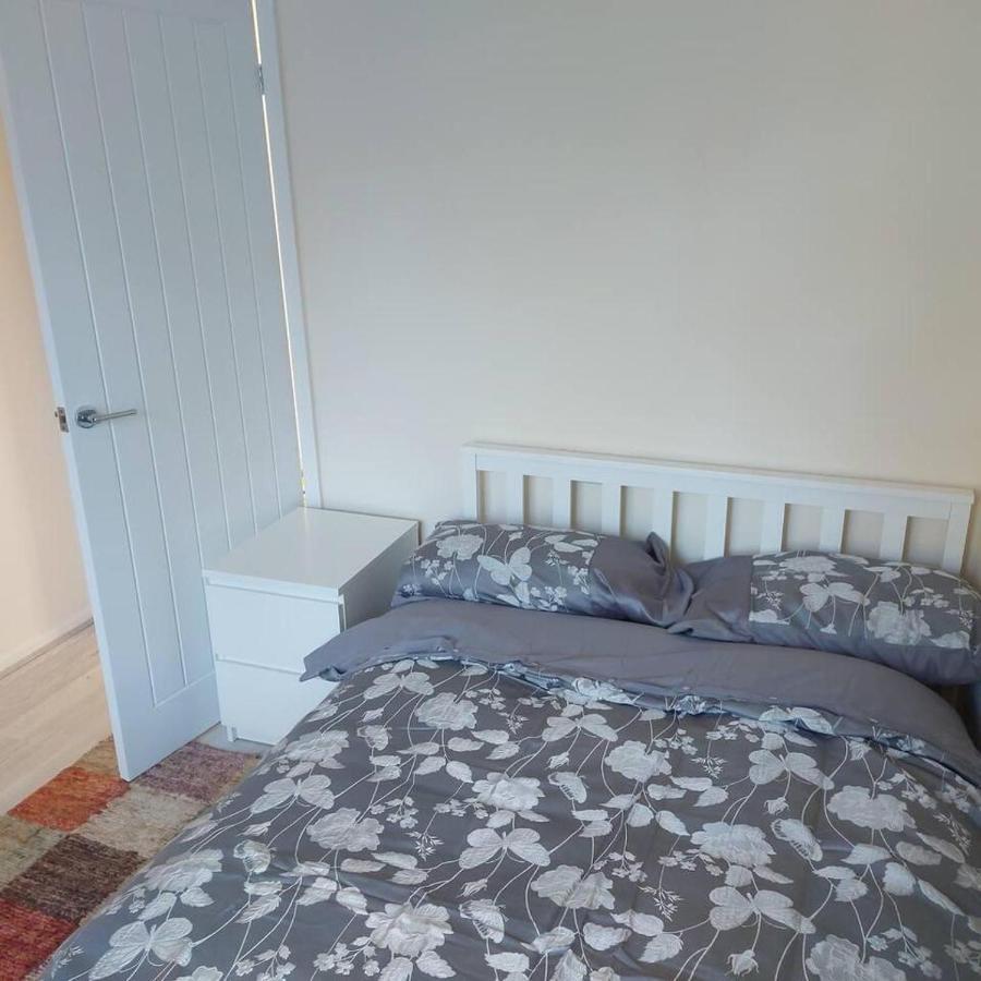 Lovely & Beautiful 2 Bed-Apartment In Borehamwood Ngoại thất bức ảnh
