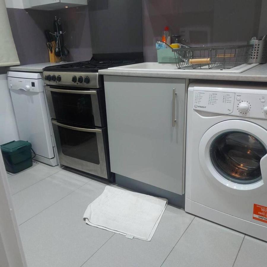 Lovely & Beautiful 2 Bed-Apartment In Borehamwood Ngoại thất bức ảnh