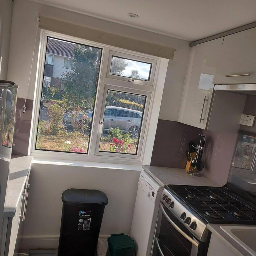 Lovely & Beautiful 2 Bed-Apartment In Borehamwood Ngoại thất bức ảnh