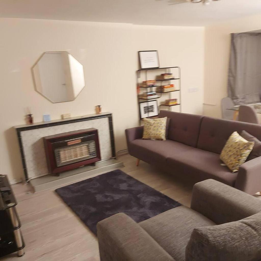 Lovely & Beautiful 2 Bed-Apartment In Borehamwood Ngoại thất bức ảnh