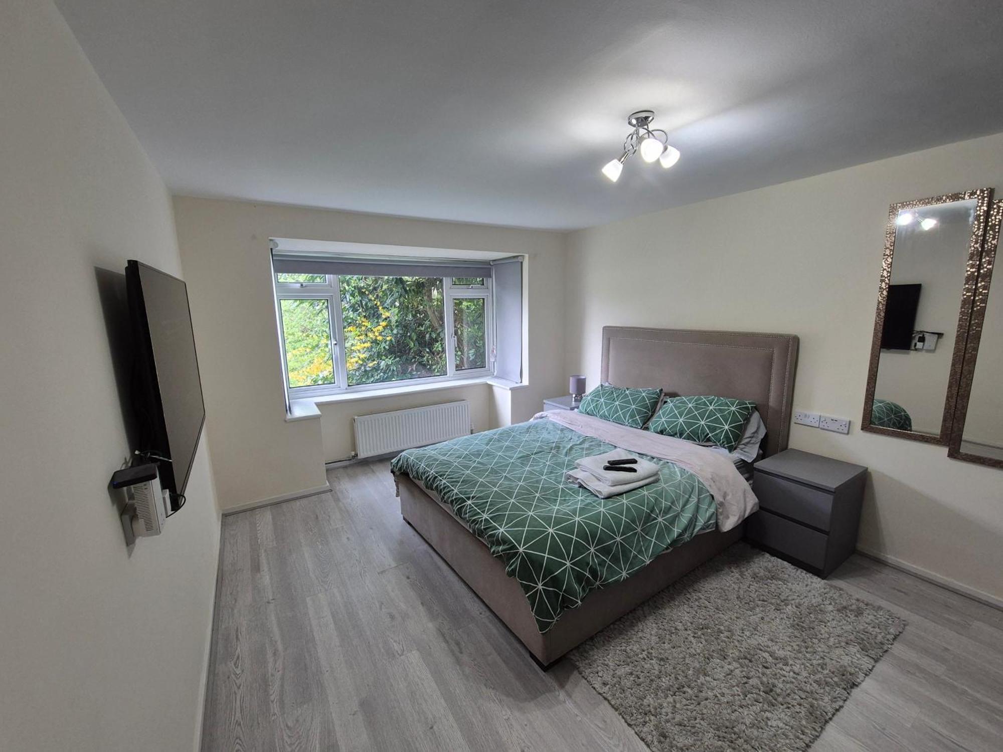 Lovely & Beautiful 2 Bed-Apartment In Borehamwood Ngoại thất bức ảnh